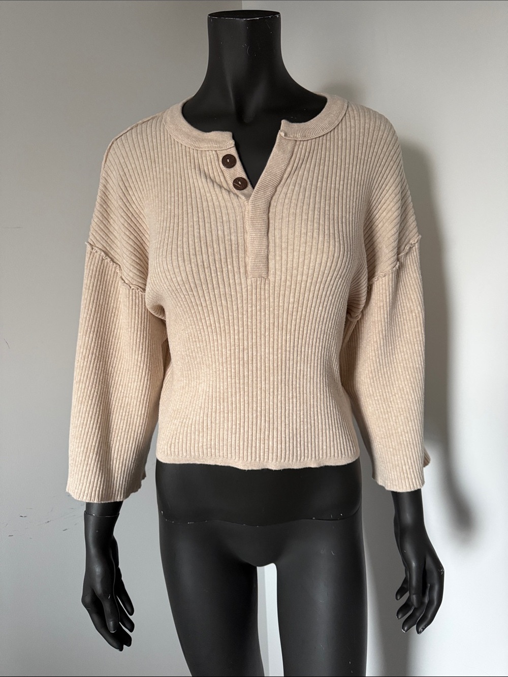 201. Urban Outfitters 3/4 Sleeve Knit Sweater Top Soft